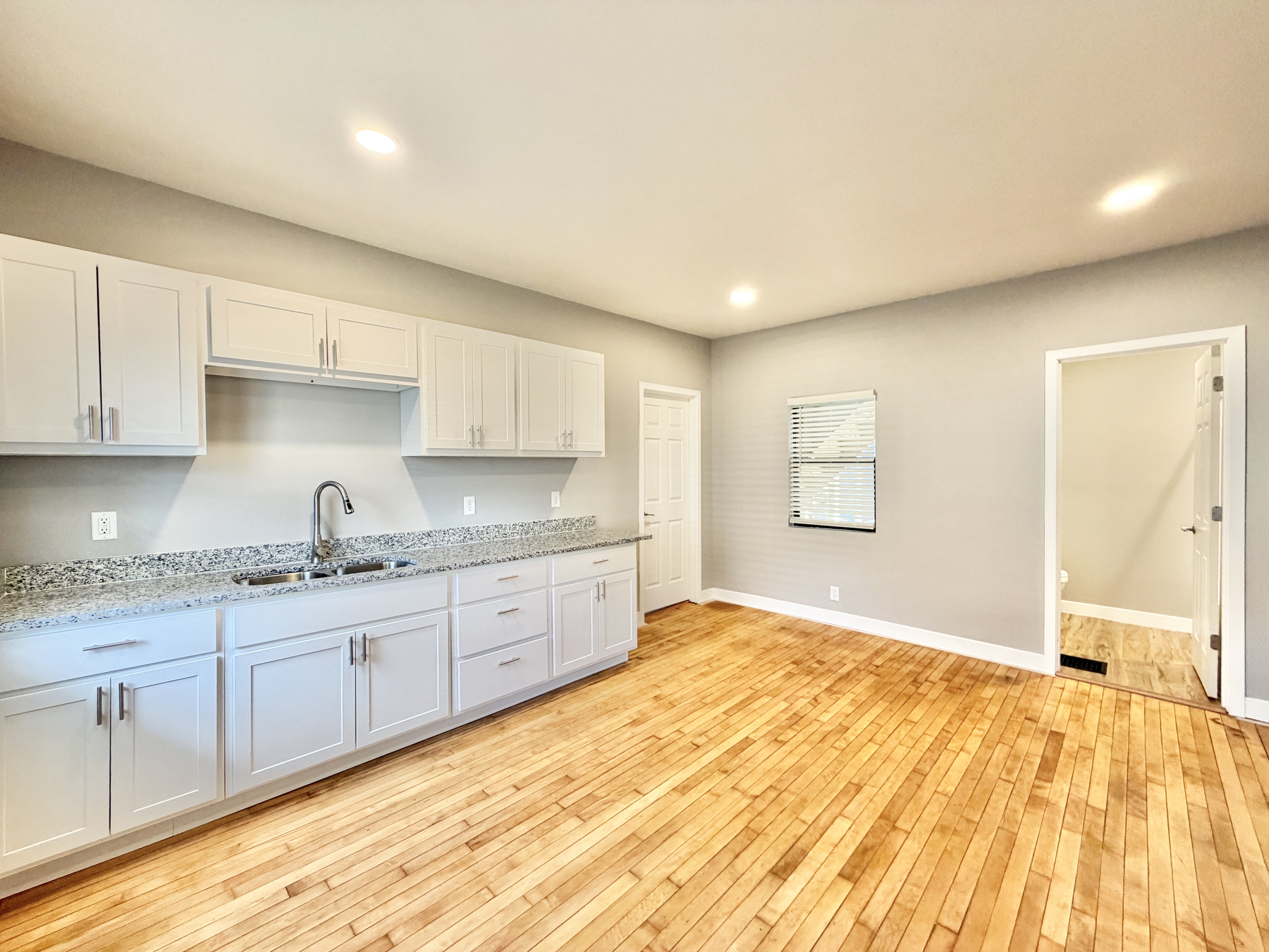 425 South Jackson Street - 1