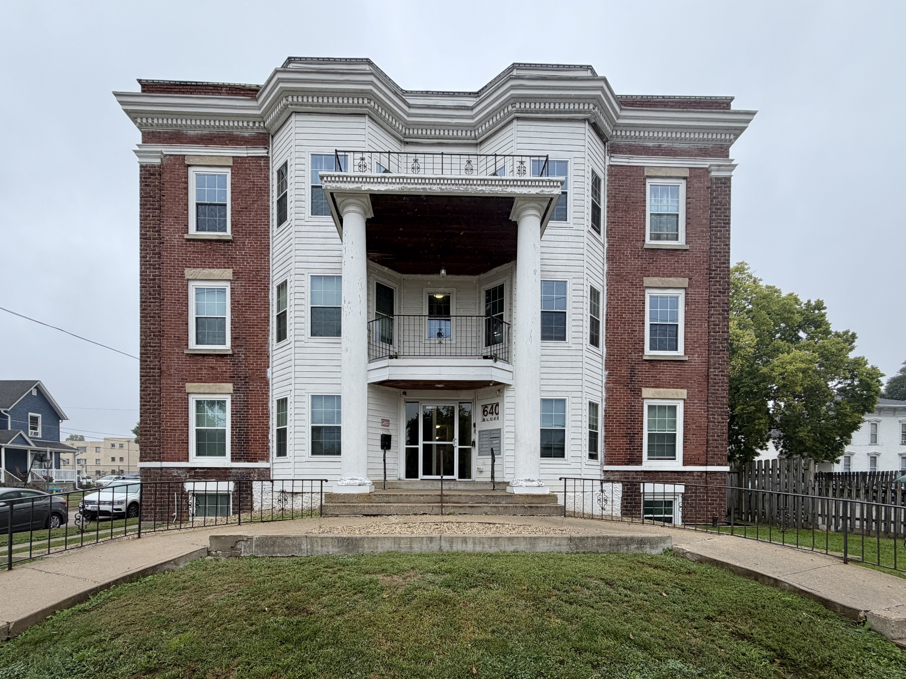 640 Bluff Street - 102