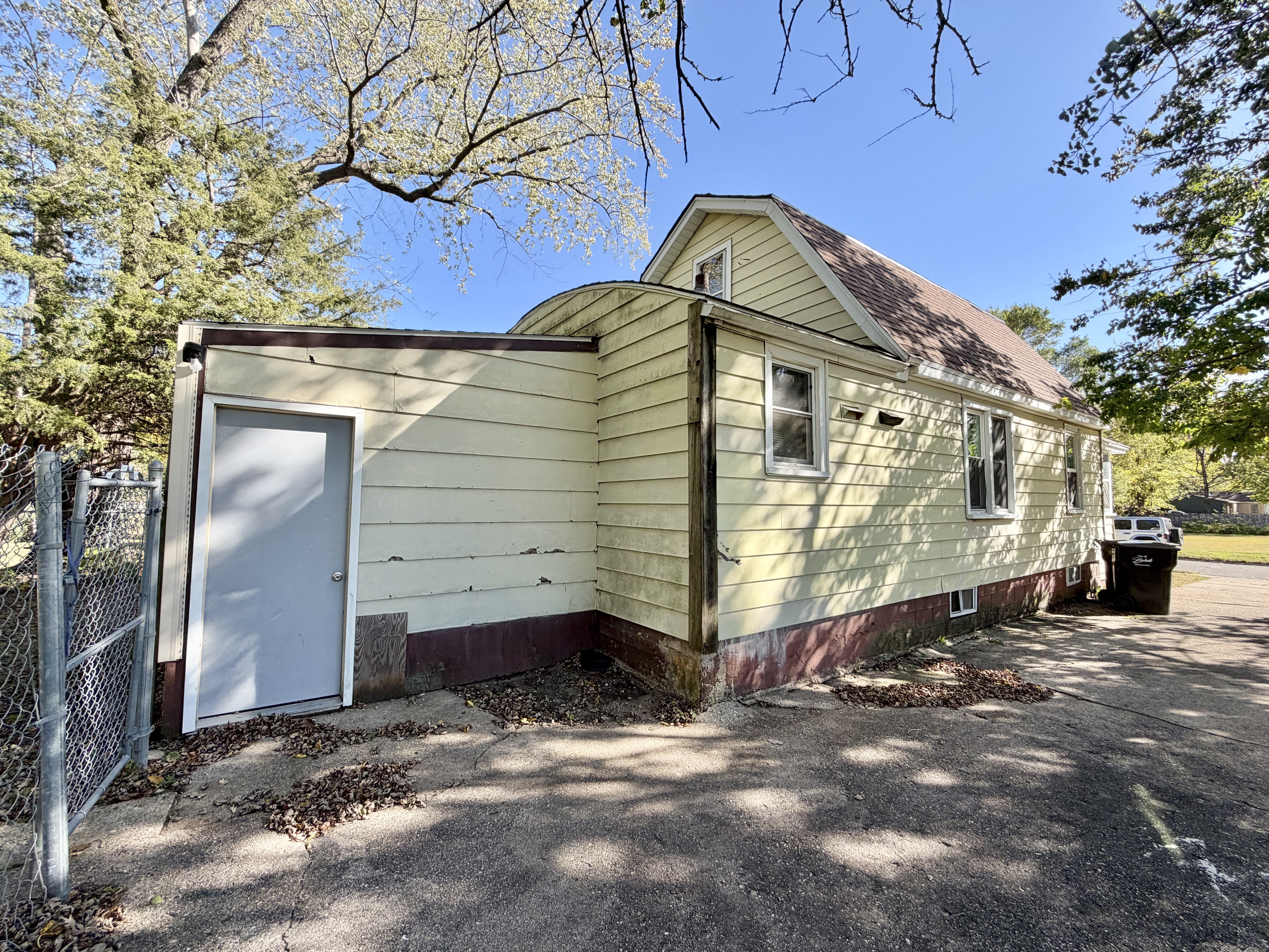 Property thumbnail image